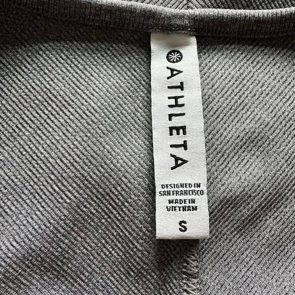 Athleta Bayview Tee Grey Size Small - Picture 4 of 5